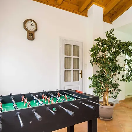 Ro-ma - Three Bedroom With Terrace And Sea View 빌라