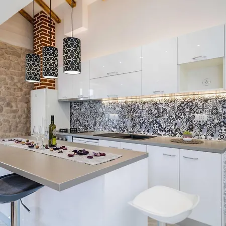 Ro-ma - Three Bedroom With Terrace And Sea View * Slano