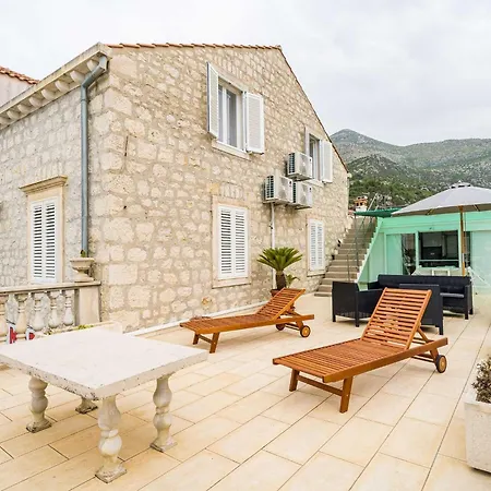 Ro-ma - Three Bedroom With Terrace And Sea View