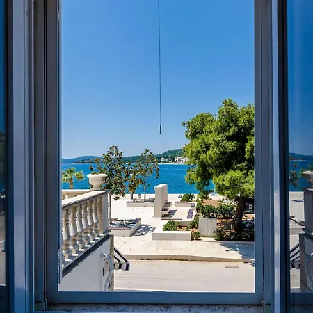 Ro-ma - Three Bedroom With Terrace And Sea View *