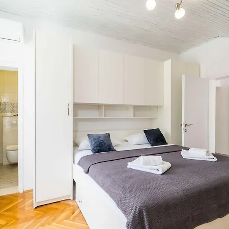 Ro-ma - Three Bedroom With Terrace And Sea View 빌라 *