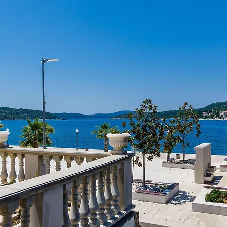 Ro-ma - Three Bedroom With Terrace And Sea View *