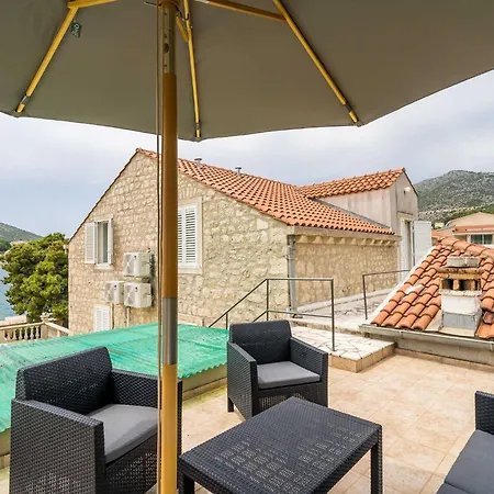 Ro-ma - Three Bedroom With Terrace And Sea View