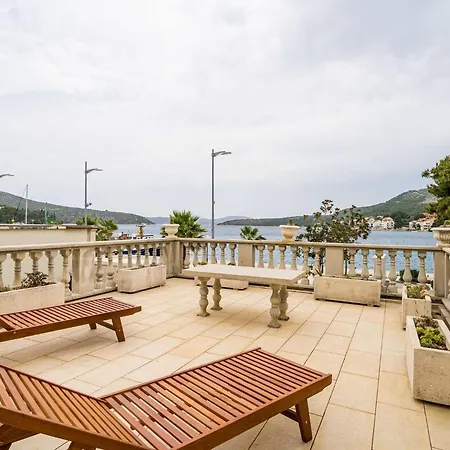 Ro-ma - Three Bedroom With Terrace And Sea View 빌라