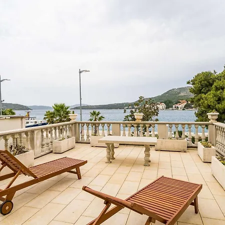 Ro-ma - Three Bedroom With Terrace And Sea View 빌라