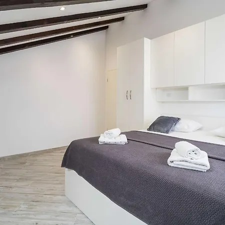 빌라 Ro-ma - Three Bedroom With Terrace And Sea View