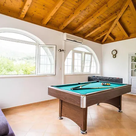 Ro-ma - Three Bedroom With Terrace And Sea View Vila *