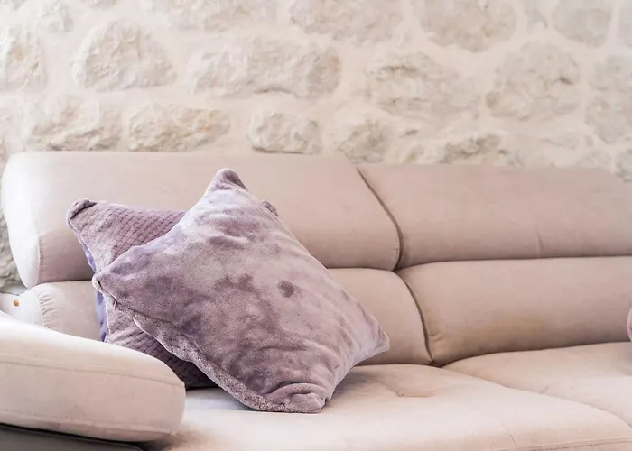 Ro-ma - Three Bedroom With Terrace And Sea View *