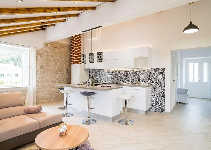 Ro-ma - Three Bedroom With Terrace And Sea View Вилла