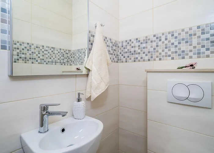 Ro-ma - Three Bedroom With Terrace And Sea View