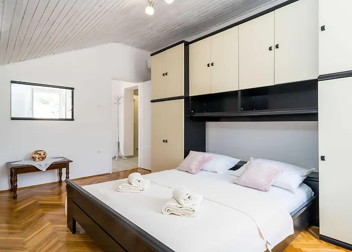 Ro-ma - Three Bedroom With Terrace And Sea View Вилла