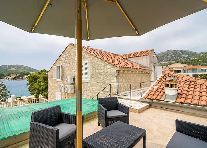 Ro-ma - Three Bedroom With Terrace And Sea View