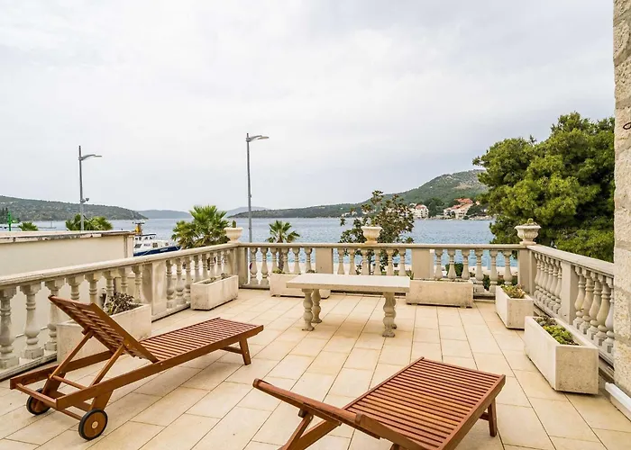 Ro-ma - Three Bedroom With Terrace And Sea View Вилла